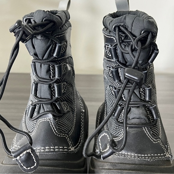 The North Face Unisex Kid's Alpenglow IV Insulated Snow Boots Black Size 13 - Picture 3 of 8